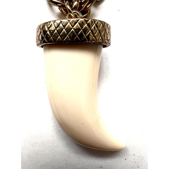Men/Woman Tiger Tooth Plastic Beige-Gold Color Adjustable Chain Bracelet - Picture 3 of 3